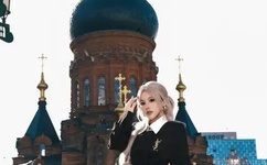 精品成品国色天香卡一卡二摄像头